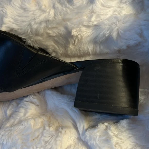 Clarks Ultimate Comfort Collection Bought at Macy’s. Size 8 1/2, Black. - Picture 4 of 5